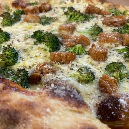 Chicken Broccoli (WHITE PIZZA).